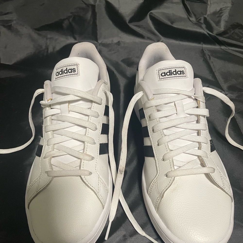 WHITE WITH BLACK STRIPES ADIDAS SNEAKERS